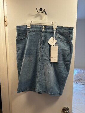 Honey & Bristle Women's Premium Denim Pencil Style Skirt Size PXL